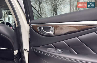 Седан Infiniti Q50 2016 в 