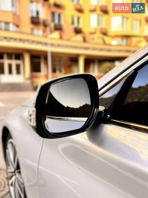 Седан Infiniti Q50 2013 в Петропавловской Борщаговке