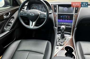 Седан Infiniti Q50 2017 в 