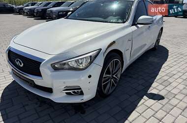 Седан Infiniti Q50 2015 в 