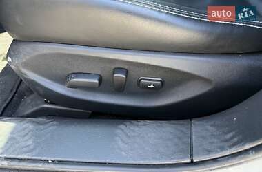 Седан Infiniti Q50 2015 в 