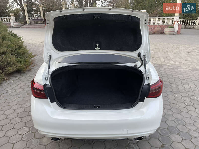 Седан Infiniti Q50 2018 в Виннице