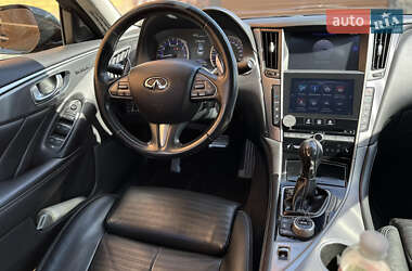 Седан Infiniti Q50 2015 в 