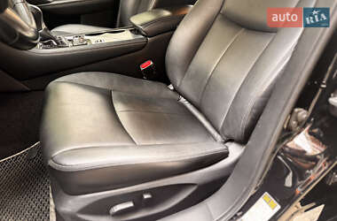Седан Infiniti Q50 2016 в 