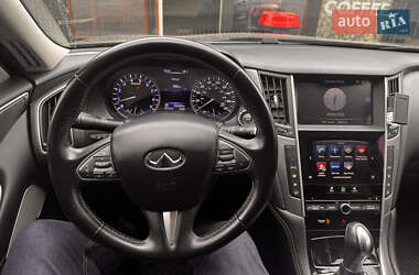 Седан Infiniti Q50 2016 в 