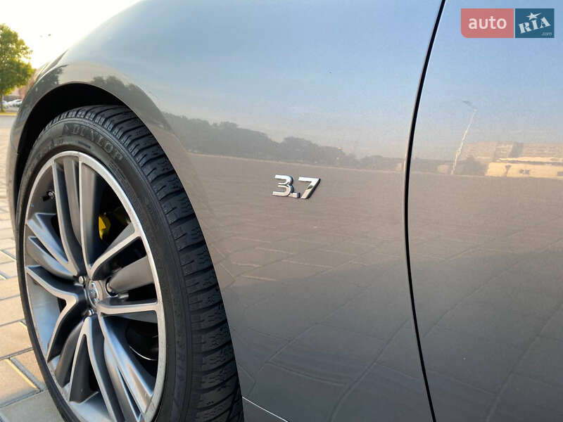 Седан Infiniti Q50 2015 в Черкасах