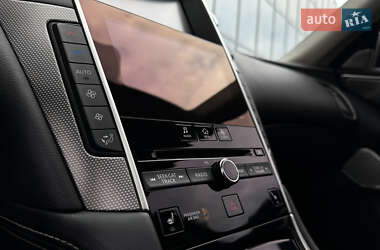 Седан Infiniti Q50 2017 в 
