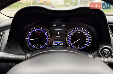 Седан Infiniti Q50 2014 в 