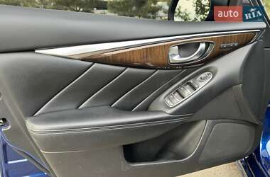 Седан Infiniti Q50 2016 в 