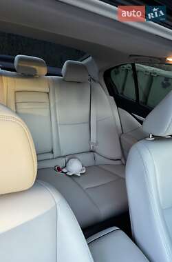 Седан Infiniti Q50 2019 в 