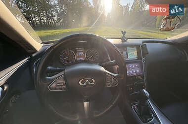 Седан Infiniti Q50 2013 в 