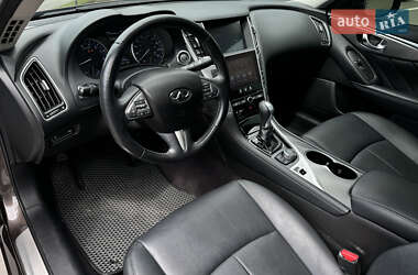 Седан Infiniti Q50 2016 в 
