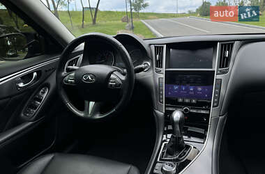 Седан Infiniti Q50 2016 в 