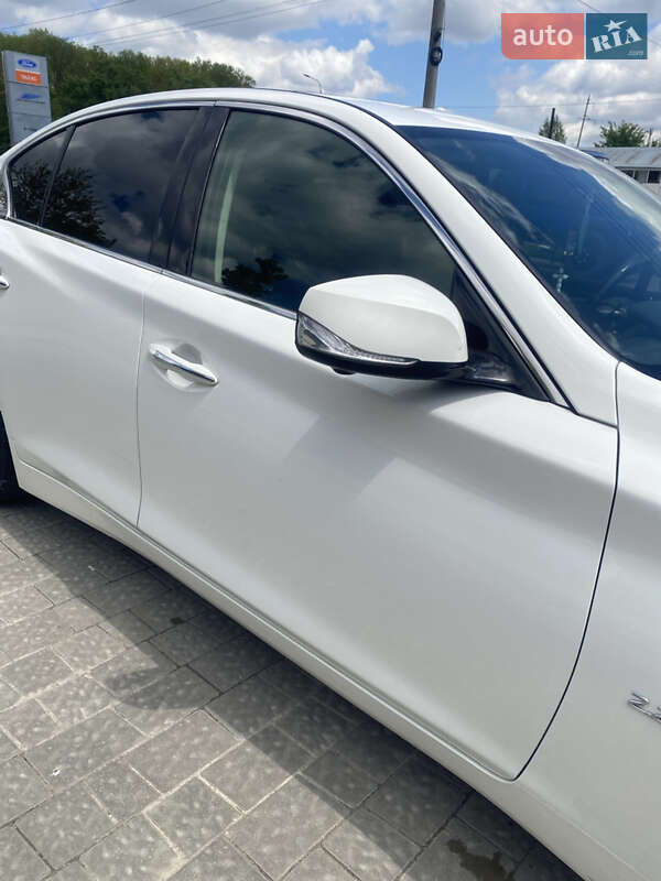 Седан Infiniti Q50 2013 в Тернополі