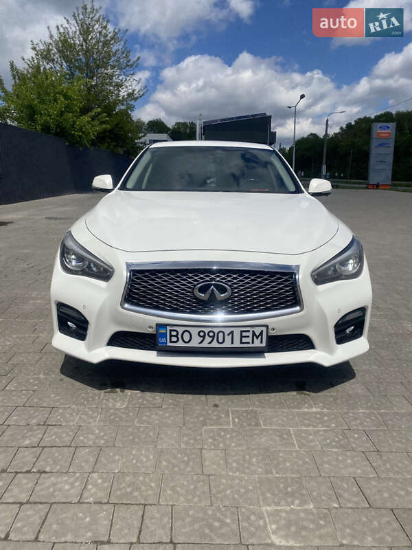 Седан Infiniti Q50 2013 в Тернополі