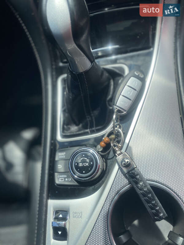 Седан Infiniti Q50 2013 в Тернополі