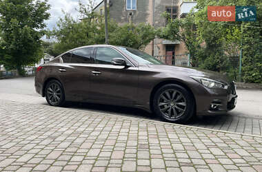Седан Infiniti Q50 2014 в 