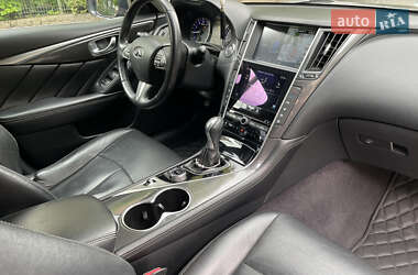 Седан Infiniti Q50 2014 в 