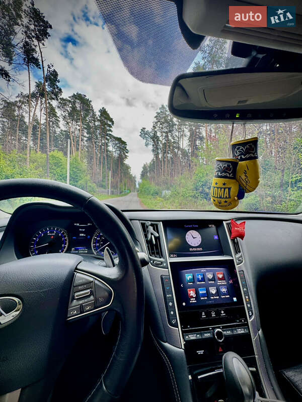 Седан Infiniti Q50 2016 в Києві