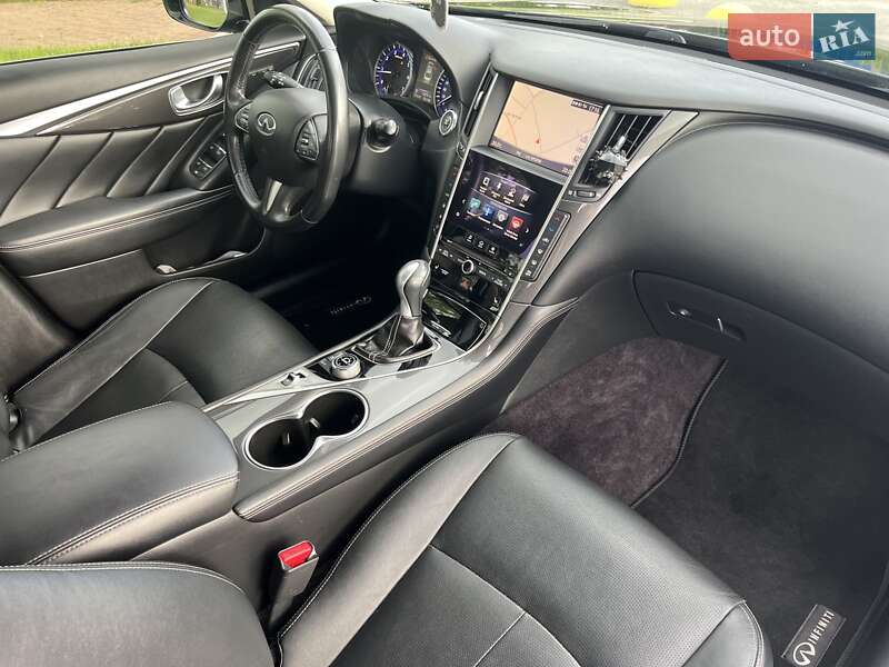 Седан Infiniti Q50 2016 в Вышгороде