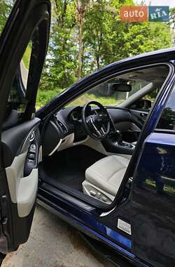 Седан Infiniti Q50 2023 в 