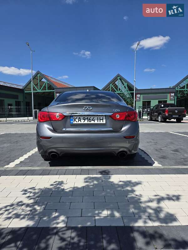 Седан Infiniti Q50 2015 в Івано-Франківську