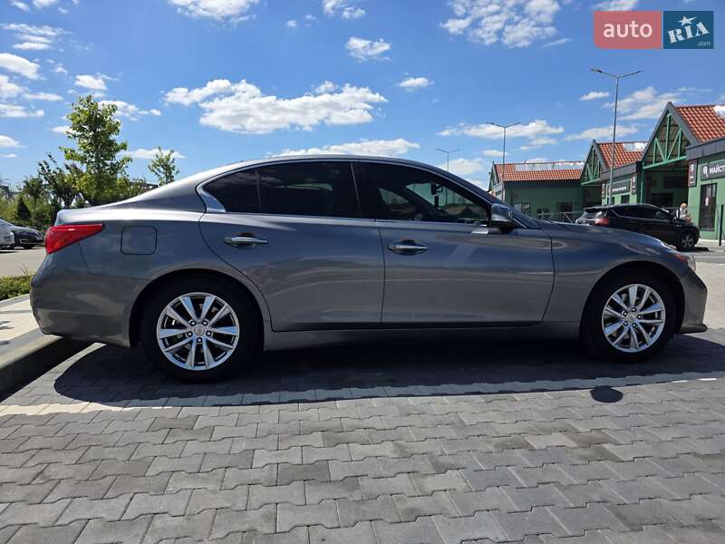Седан Infiniti Q50 2015 в Івано-Франківську