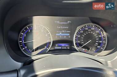 Седан Infiniti Q50 2015 в 