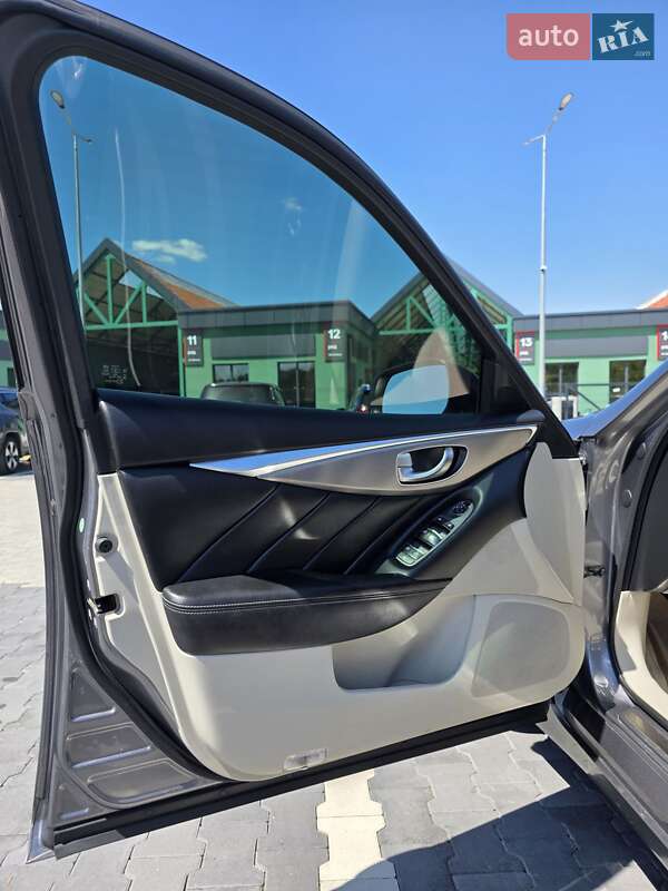 Седан Infiniti Q50 2015 в Івано-Франківську