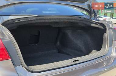 Седан Infiniti Q50 2015 в 