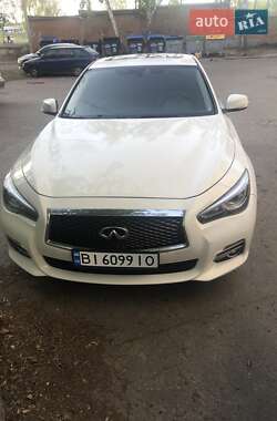 Седан Infiniti Q50 2015 в Полтаве