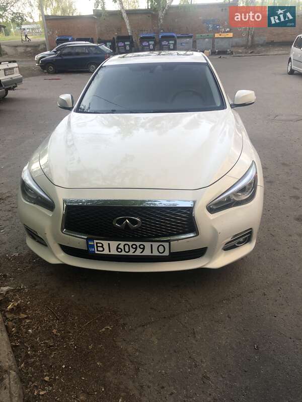 Infiniti Q50 2015
