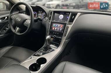 Седан Infiniti Q50 2016 в 