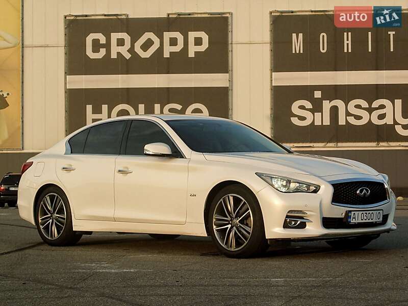 Седан Infiniti Q50 2015 в Киеве