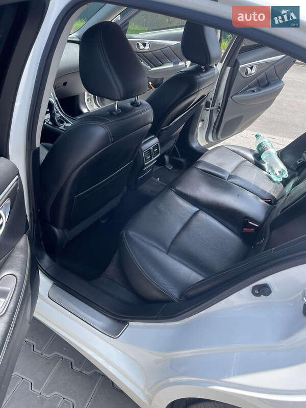 Седан Infiniti Q50 2014 в Белой Церкви