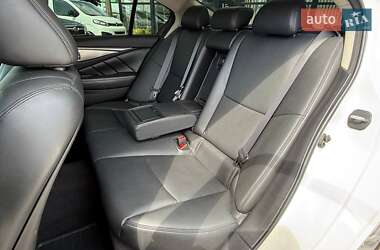 Седан Infiniti Q50 2017 в 