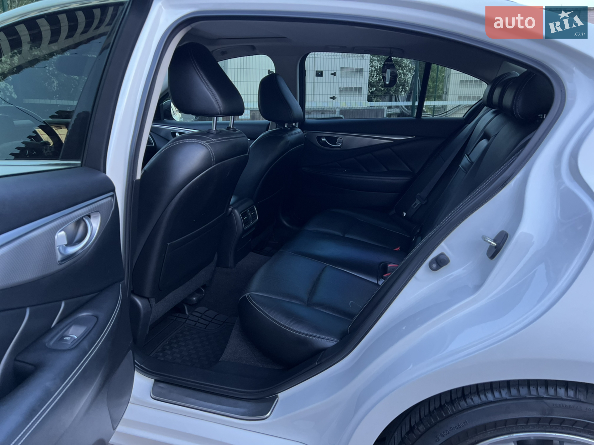 2015 Infiniti Q50 - мініатюра 17