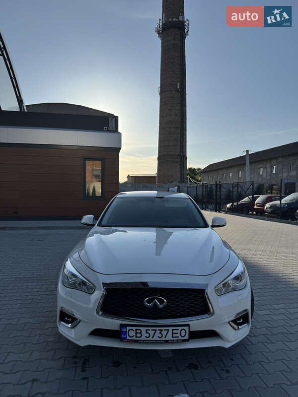Седан Infiniti Q50 2019 в 