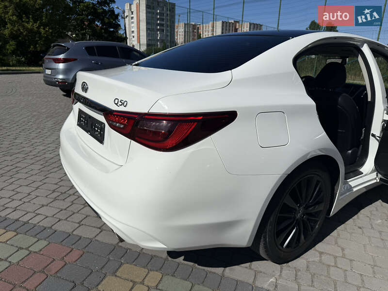 Седан Infiniti Q50 2018 в Львові