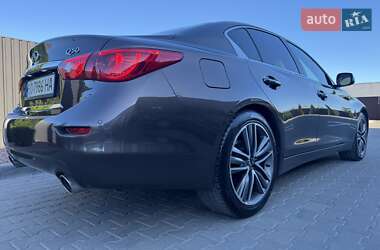 Седан Infiniti Q50 2015 в 
