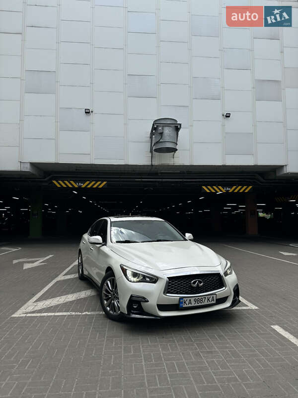 Седан Infiniti Q50 2017 в 