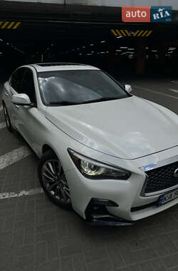Седан Infiniti Q50 2017 в 