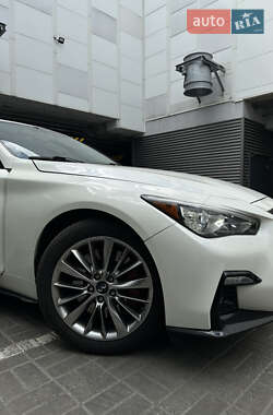 Седан Infiniti Q50 2017 в 