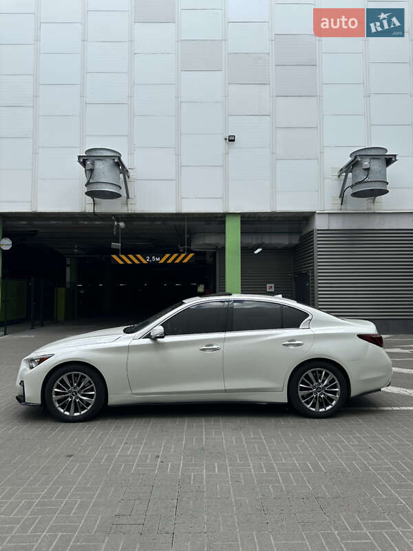 Седан Infiniti Q50 2017 в Києві