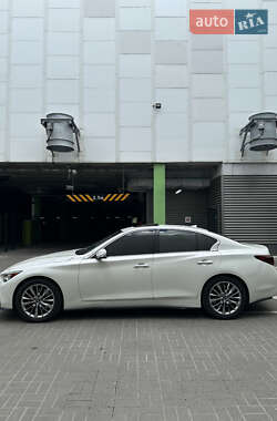 Седан Infiniti Q50 2017 в 