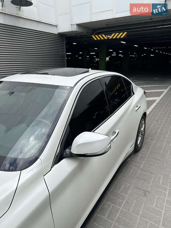 Седан Infiniti Q50 2017 в Києві