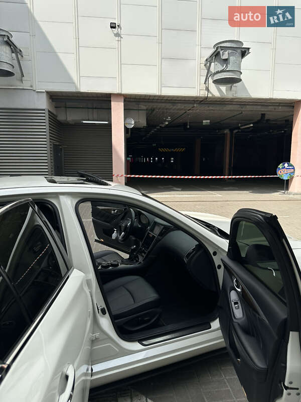 Седан Infiniti Q50 2017 в Києві