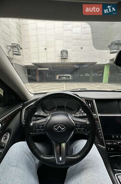Седан Infiniti Q50 2017 в 
