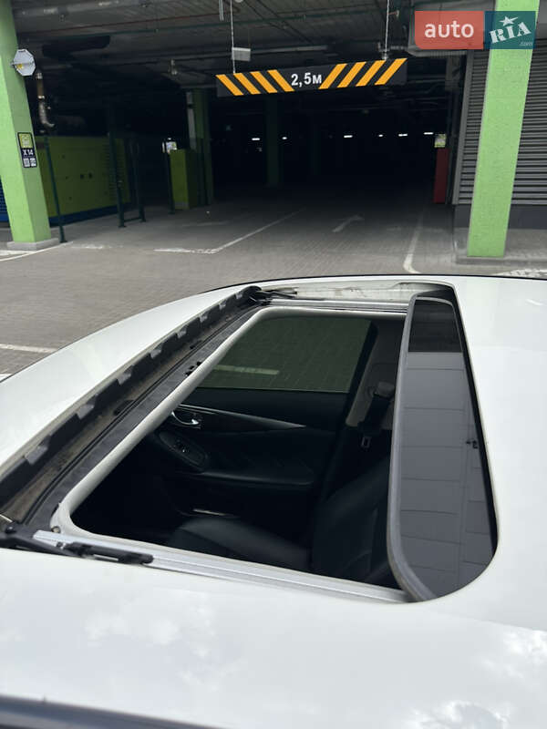 Седан Infiniti Q50 2017 в Києві