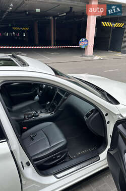 Седан Infiniti Q50 2017 в 